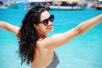 מדוע משקפי שמש מקוטבים הם נוחים יותר וקלים יותר ממשקפי שמש רגילים